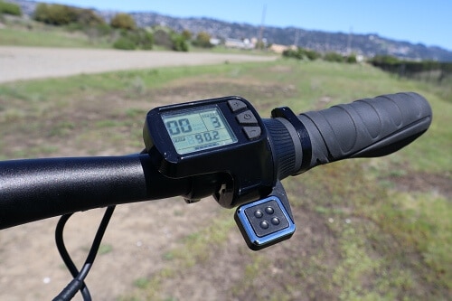 Electric scooter LCD display with accelerator