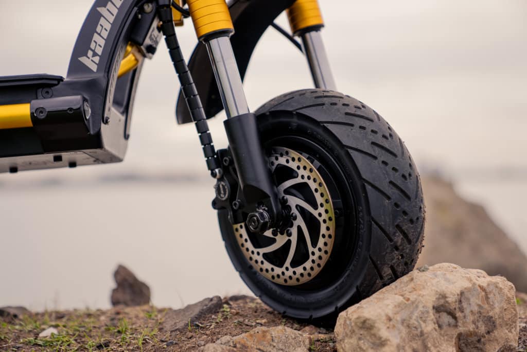 Kaabo Wolf King electric scooter - front tire, suspension