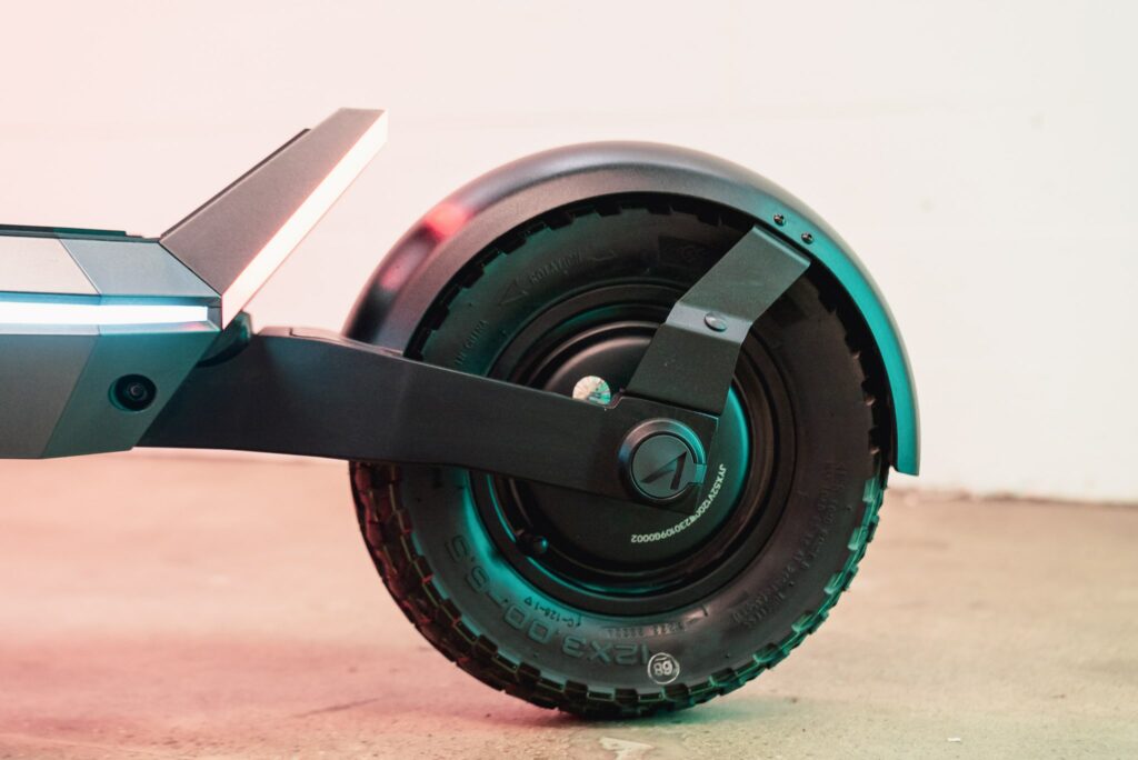 Apollo-Pro-2023-Electric-Scooter-rear-tires